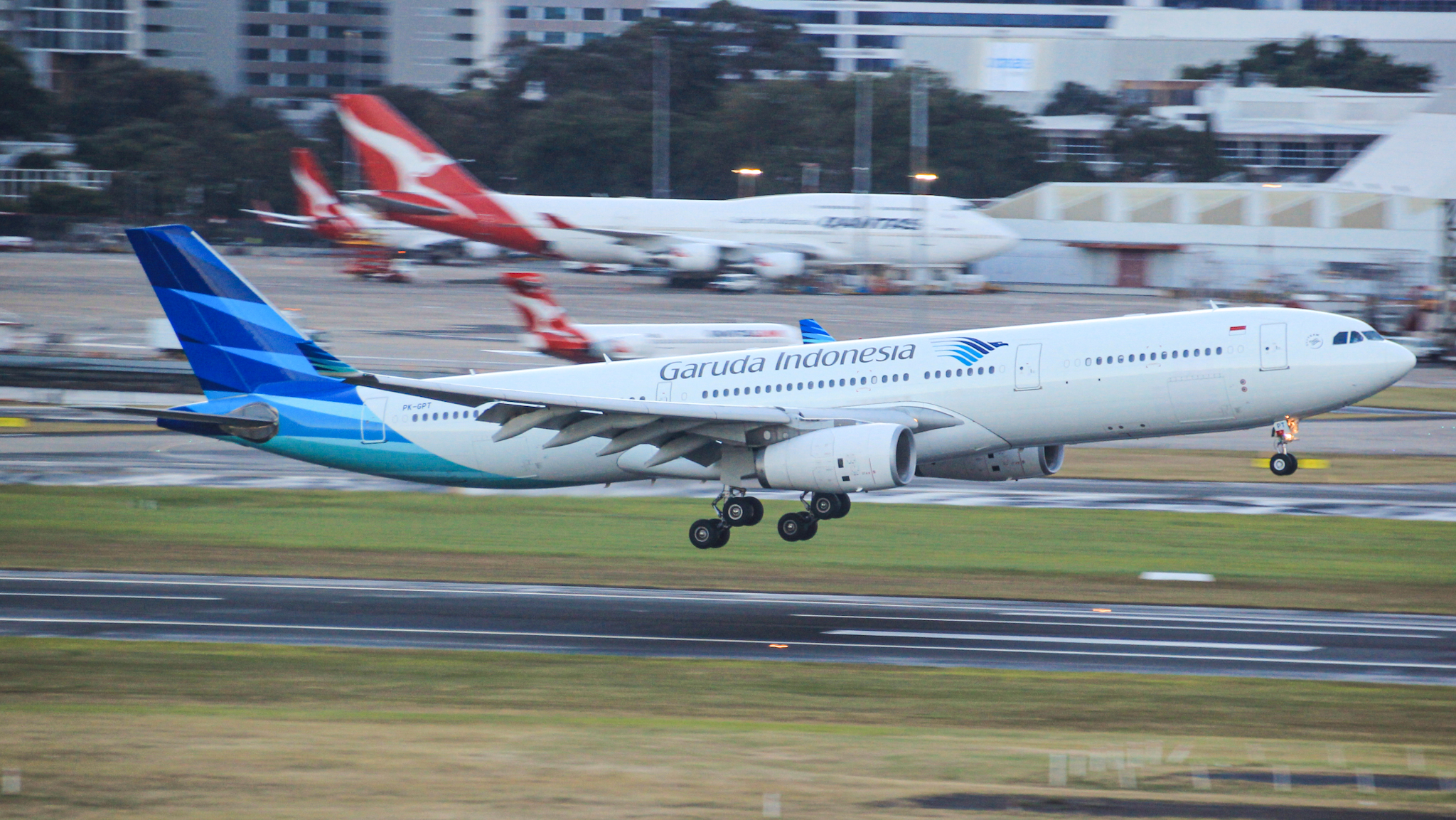 Full size: Garuda Indonesia Airbus A330-300 PK-GPT at Sydney Kingsford Smith Airport
